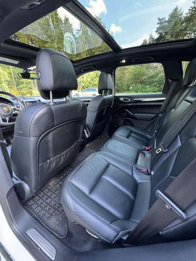 Porsche Cayenne - 11