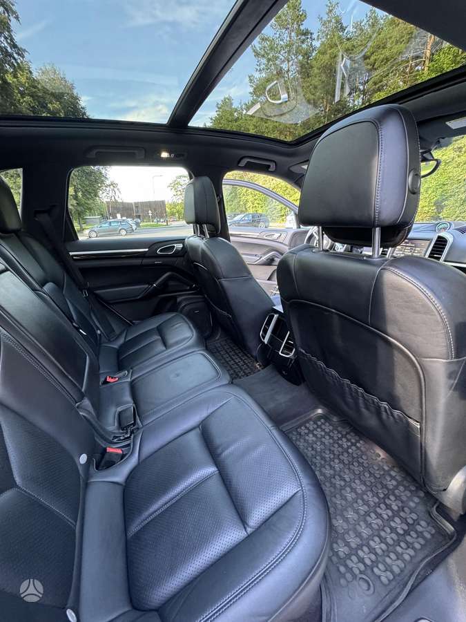 Porsche Cayenne - 12