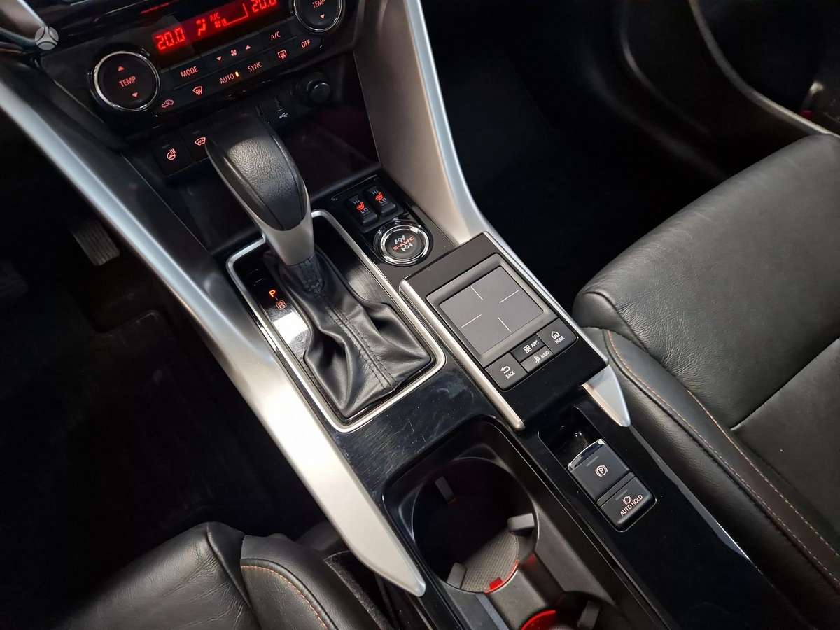 Mitsubishi Eclipse Cross, 1.5 l., off-road / crossover