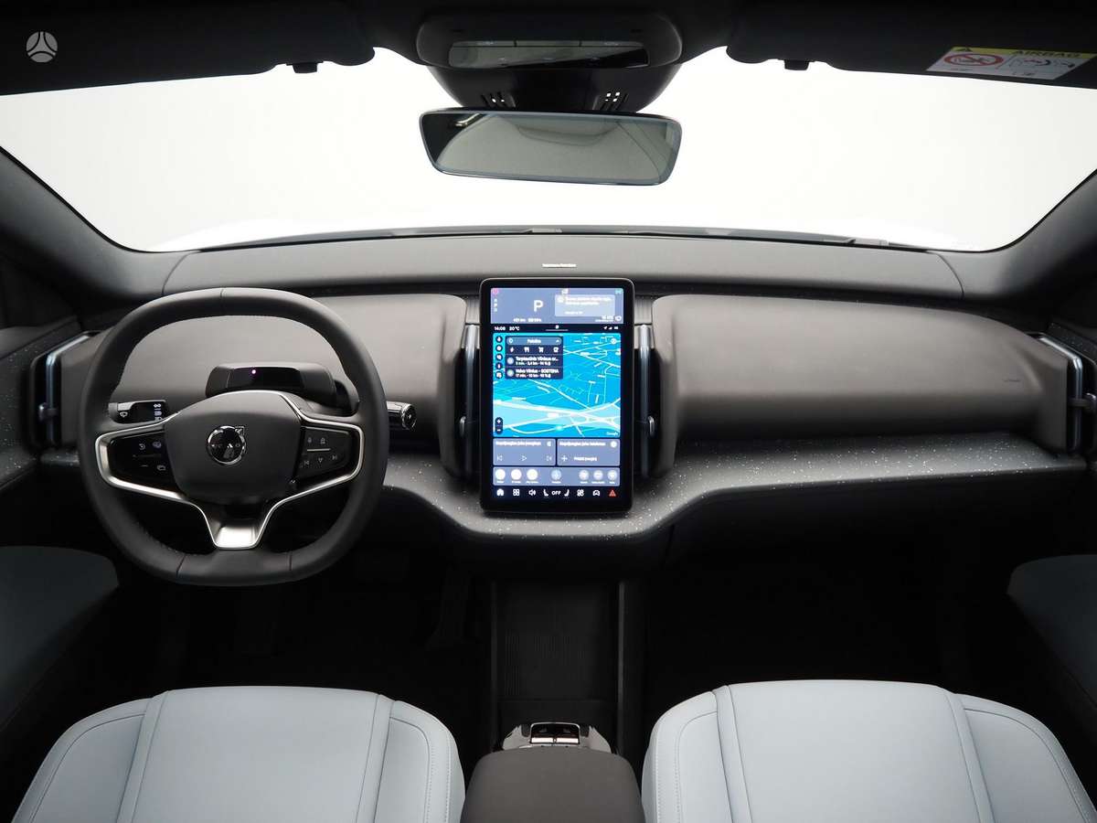 Volvo EX30, off-road / crossover