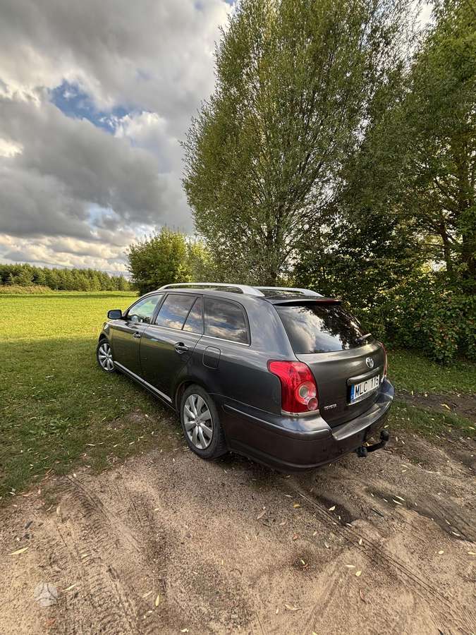 Toyota Avensis - 4