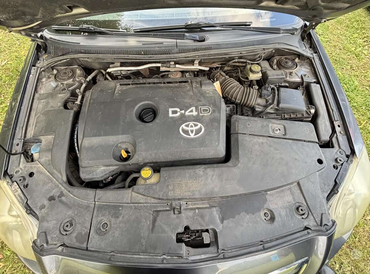 Toyota Avensis - 5