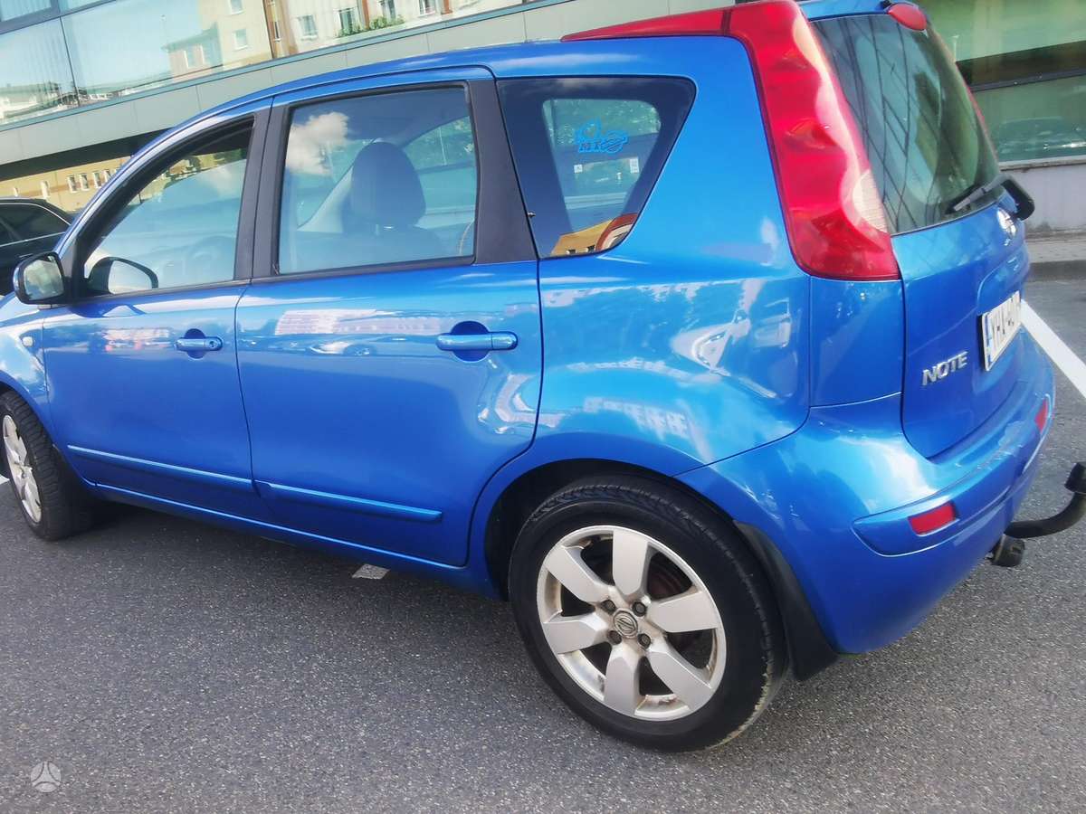 Nissan Note, 1.6 l., hatchback