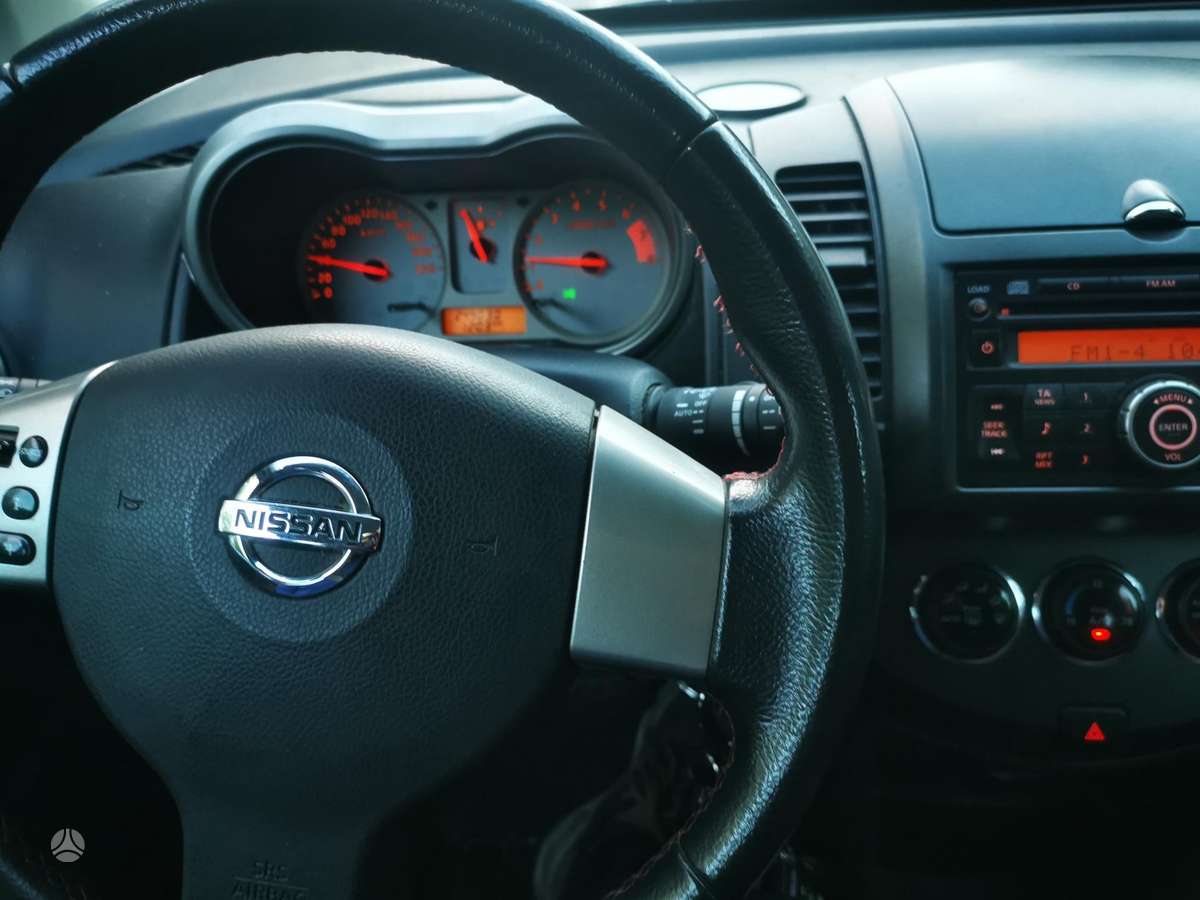 Nissan Note, 1.6 l., hatchback