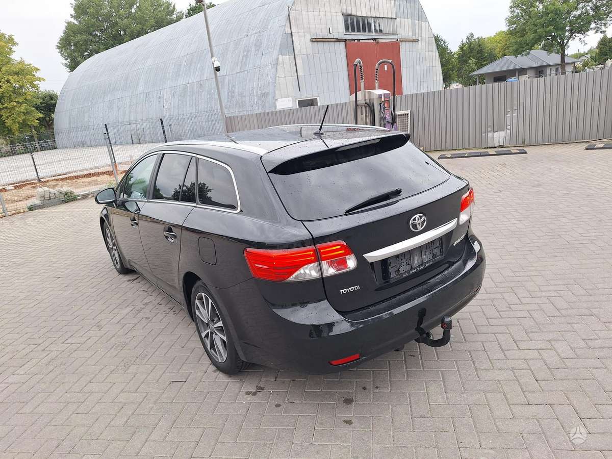 Toyota Avensis, 2.0 l., Универсал