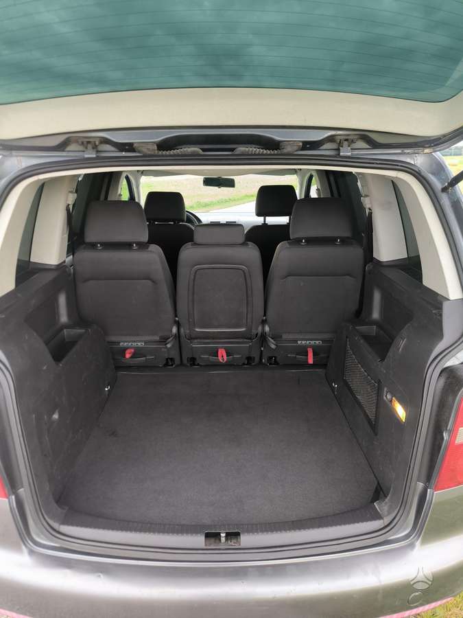 Volkswagen Touran - 6