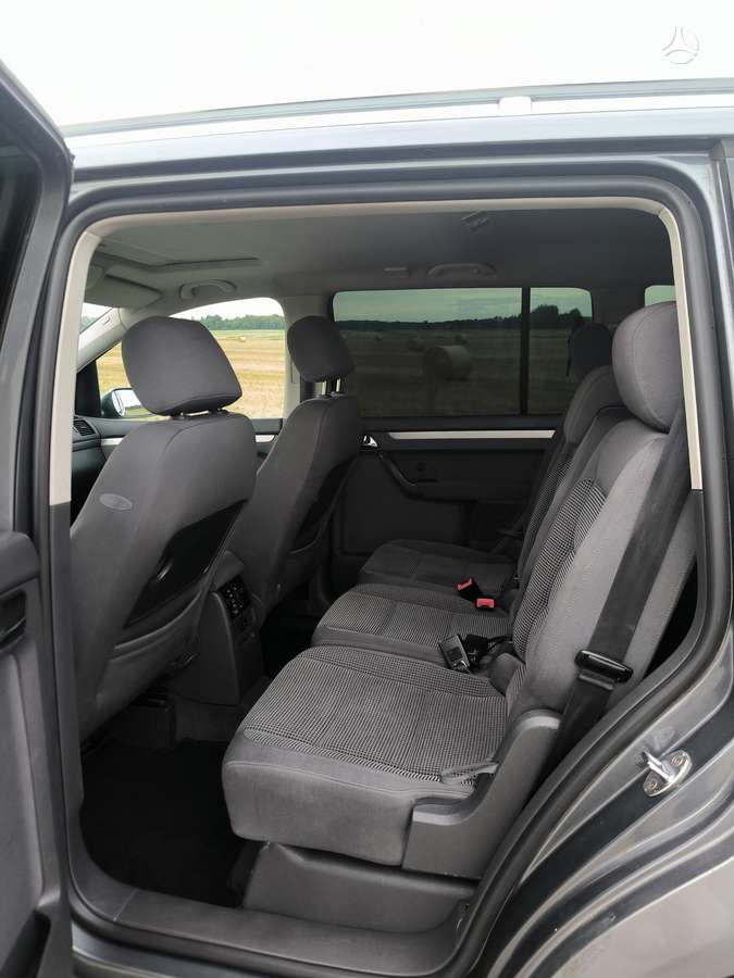 Volkswagen Touran - 7