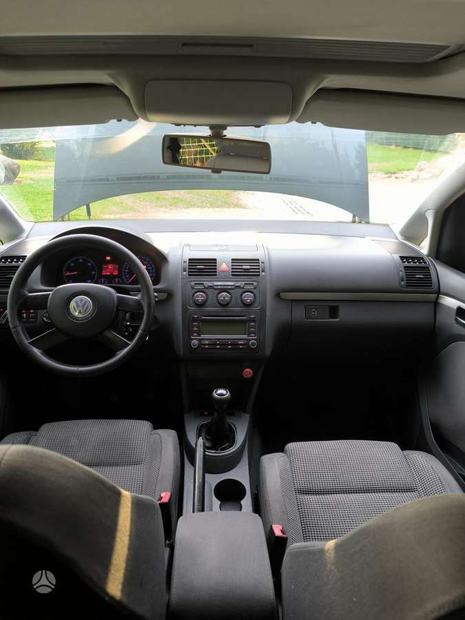 Volkswagen Touran - 9