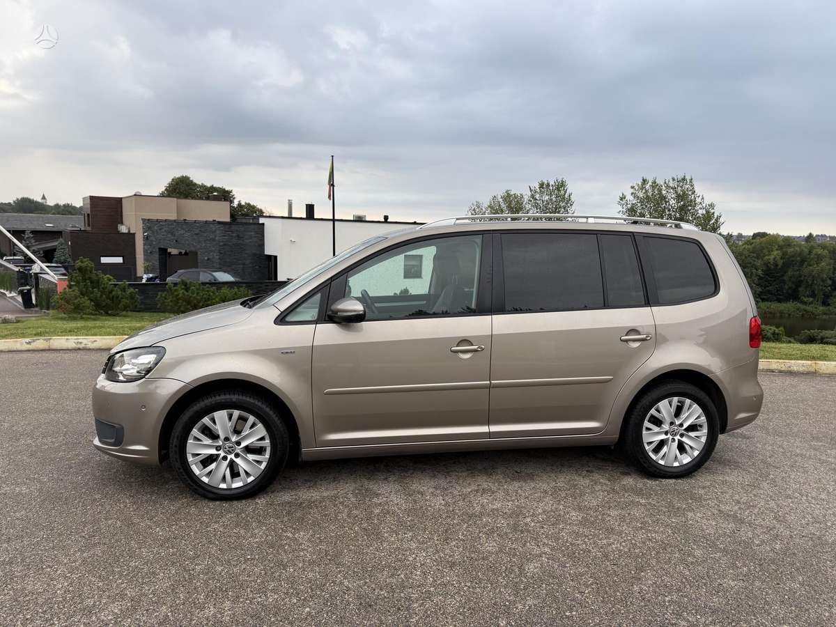 Volkswagen Touran - 4