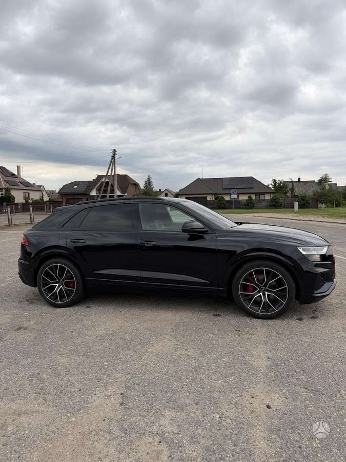 Audi Q8, Внедорожник / Кроссовер