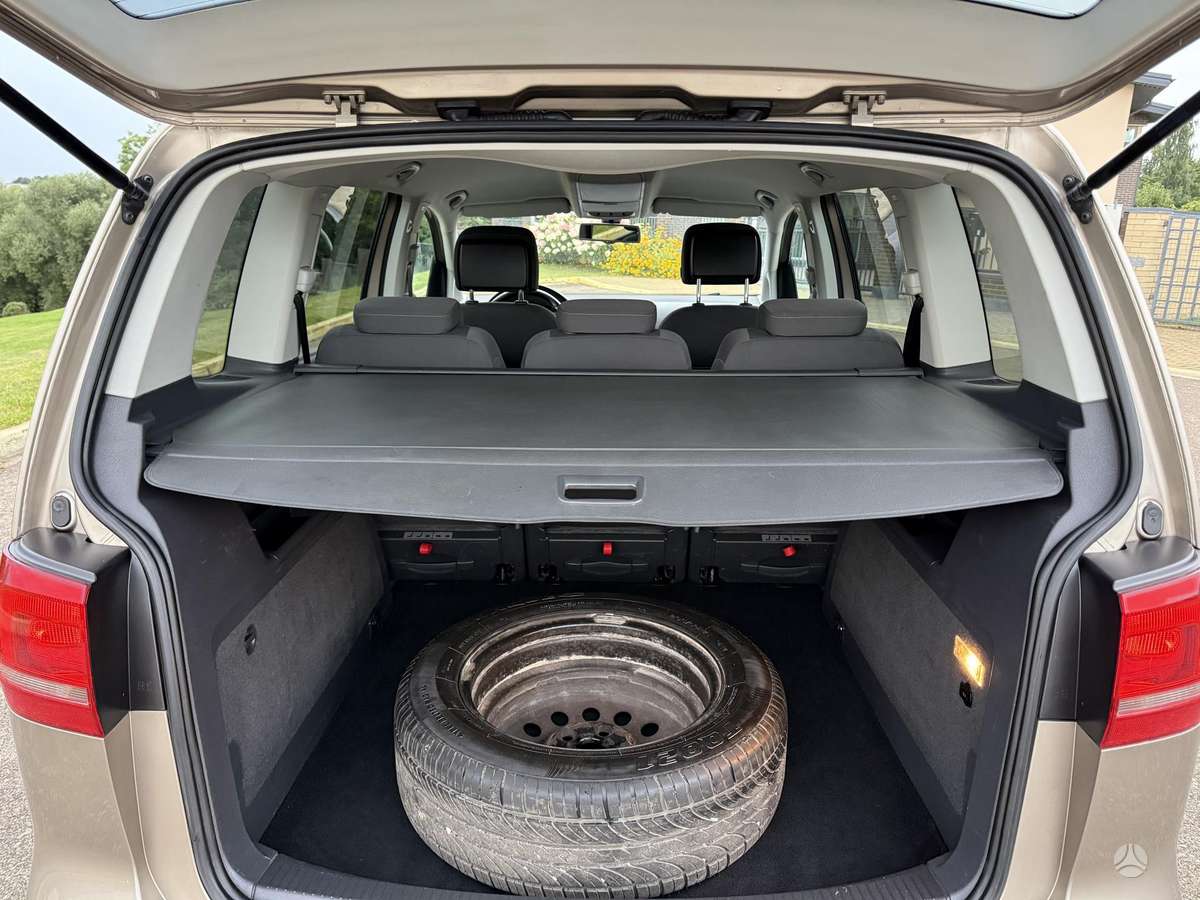 Volkswagen Touran - 7