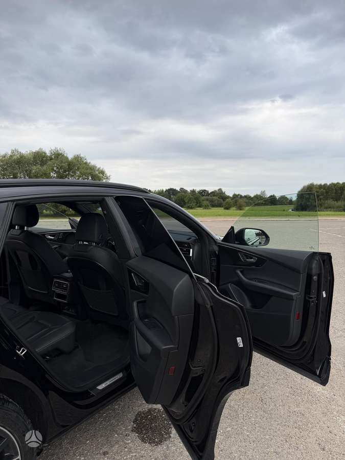 Audi Q8, Внедорожник / Кроссовер