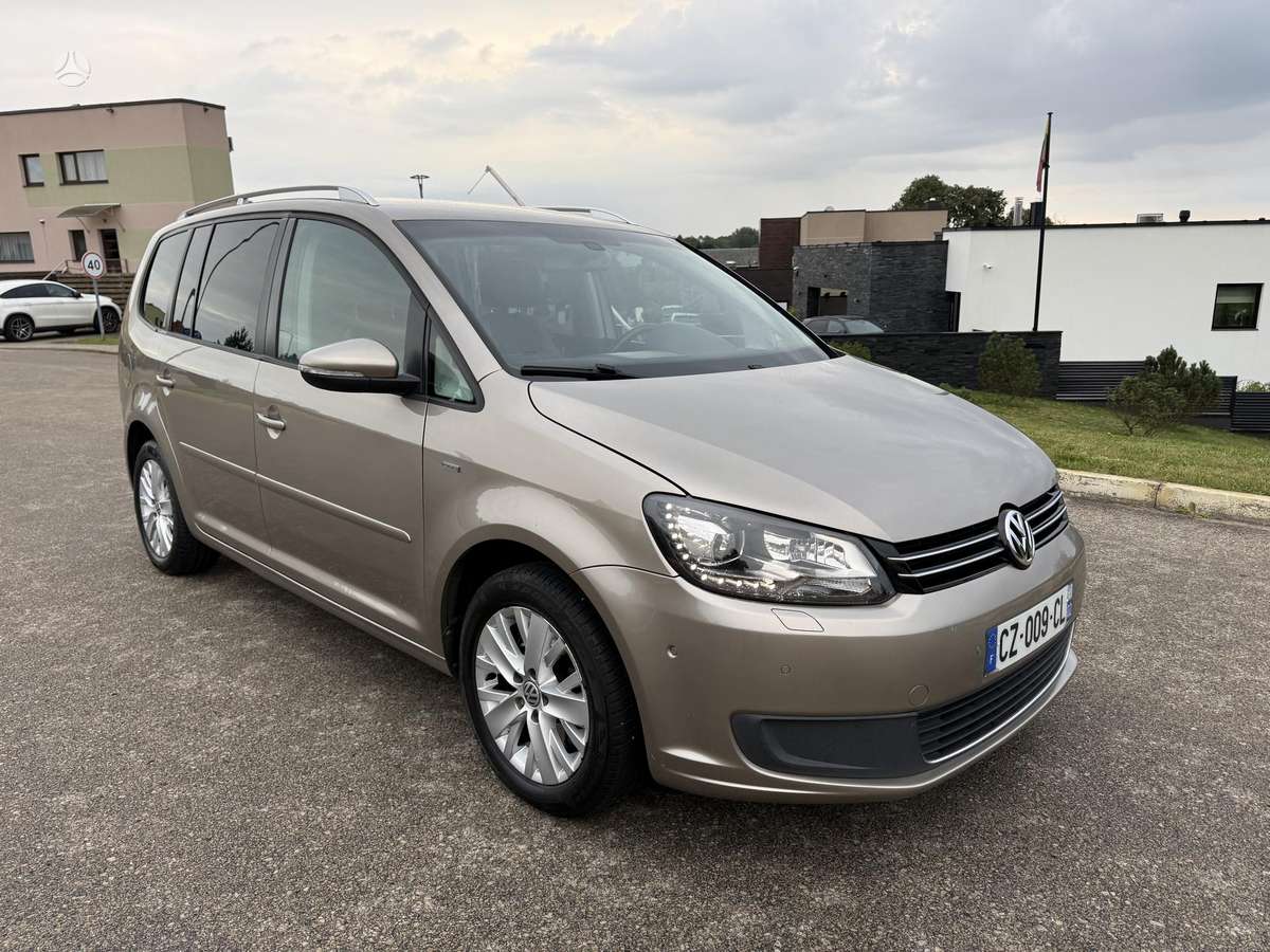 Volkswagen Touran - 10
