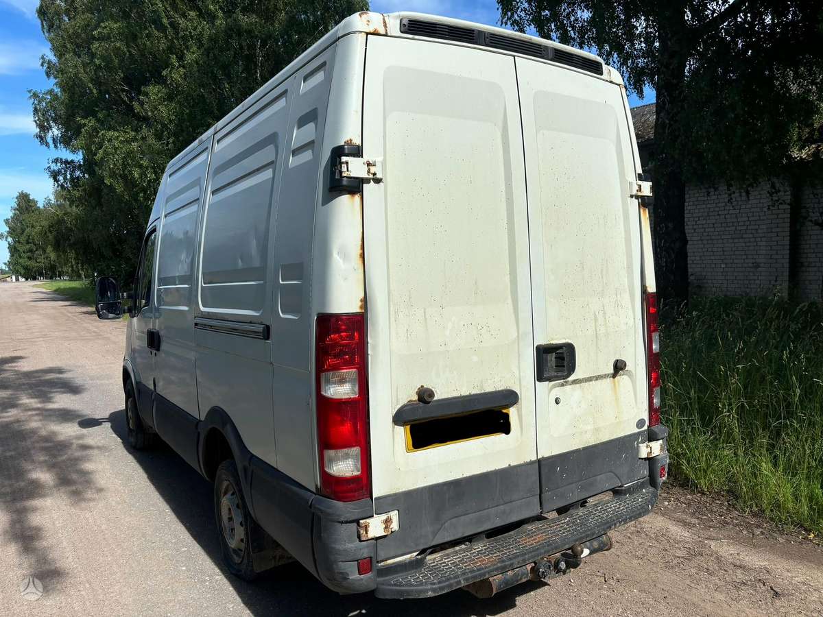 Iveco Daily 35C12, preču