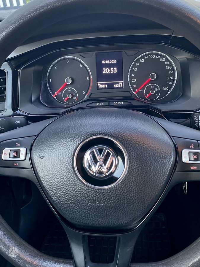 Volkswagen Polo - 8