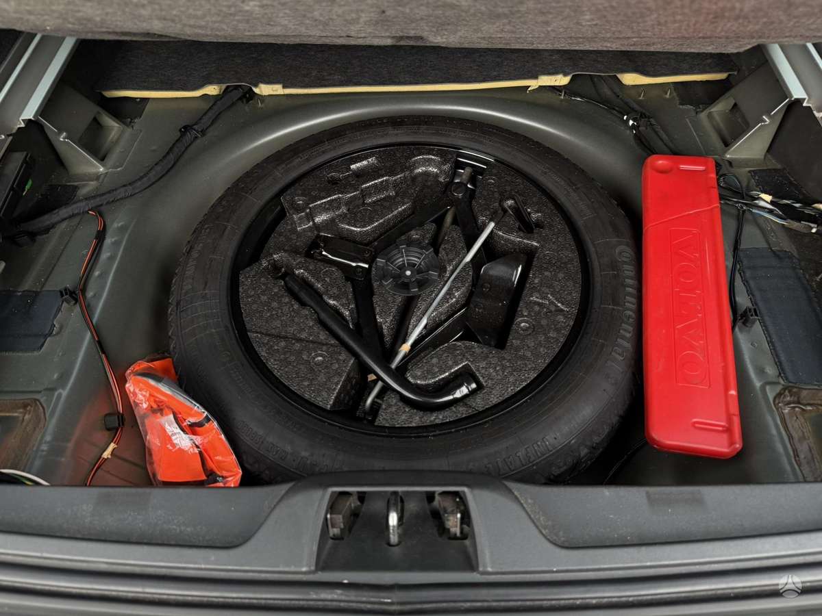 Volvo XC70, 2.0 l., Универсал