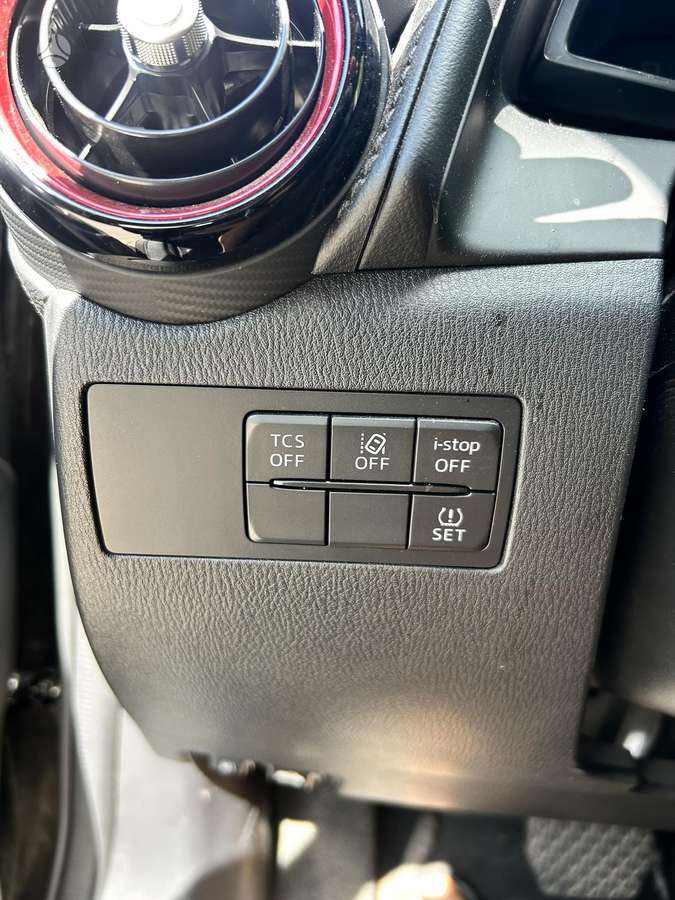Mazda CX-3, 2.0 l., off-road / crossover
