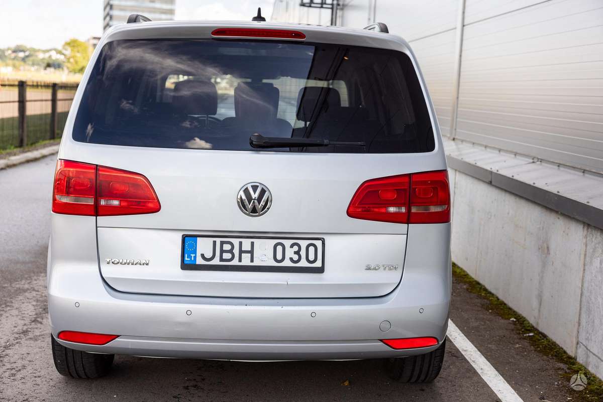 Volkswagen Touran - 4