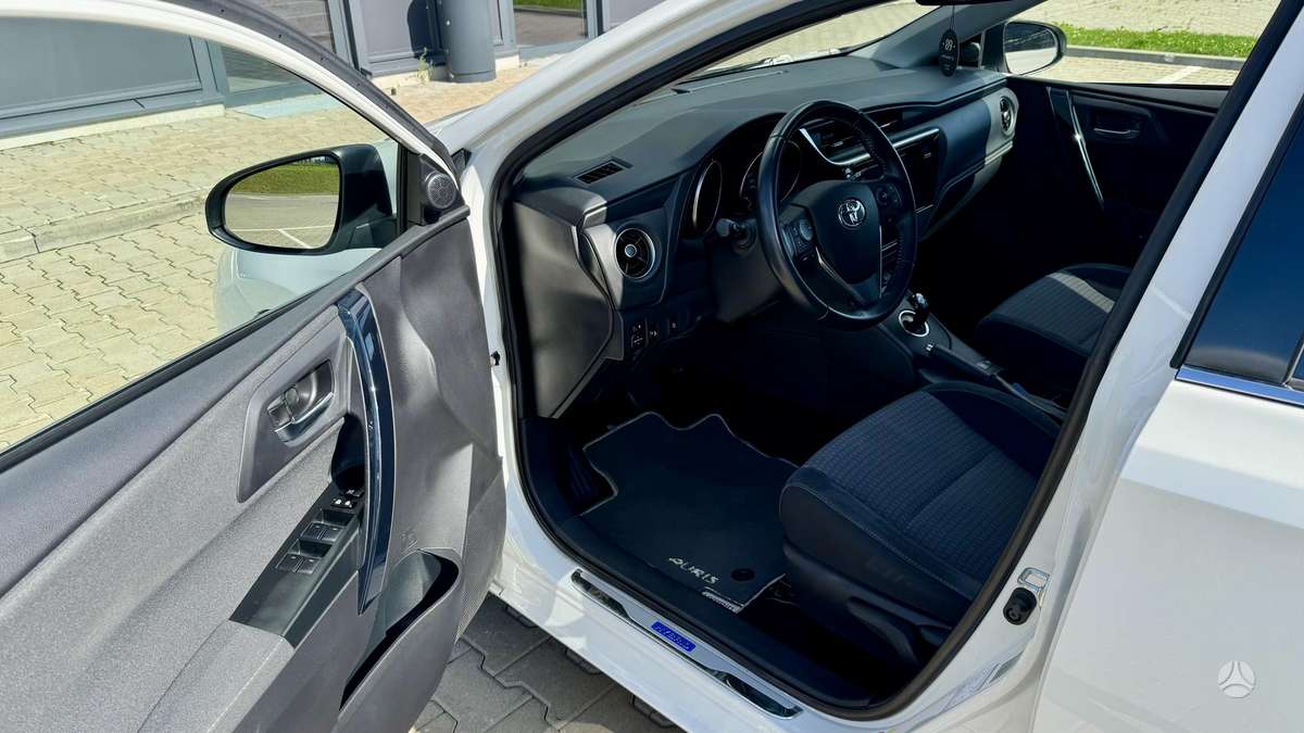 Toyota Auris - 11