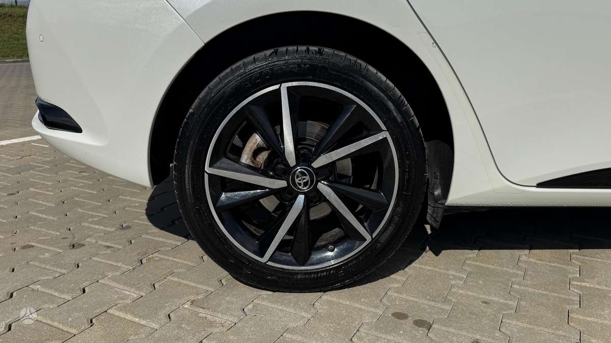 Toyota Auris - 9
