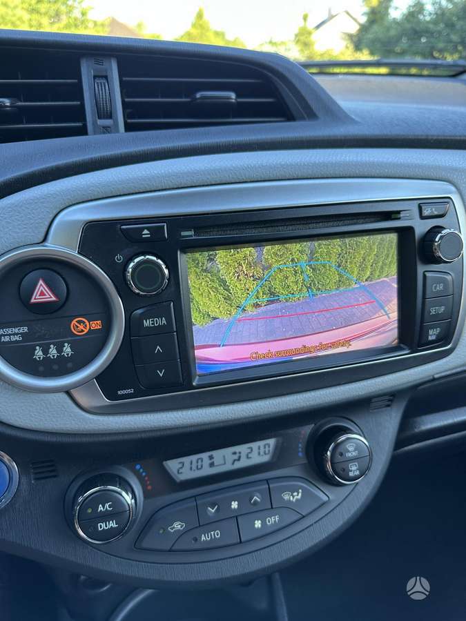 Toyota Yaris - 10
