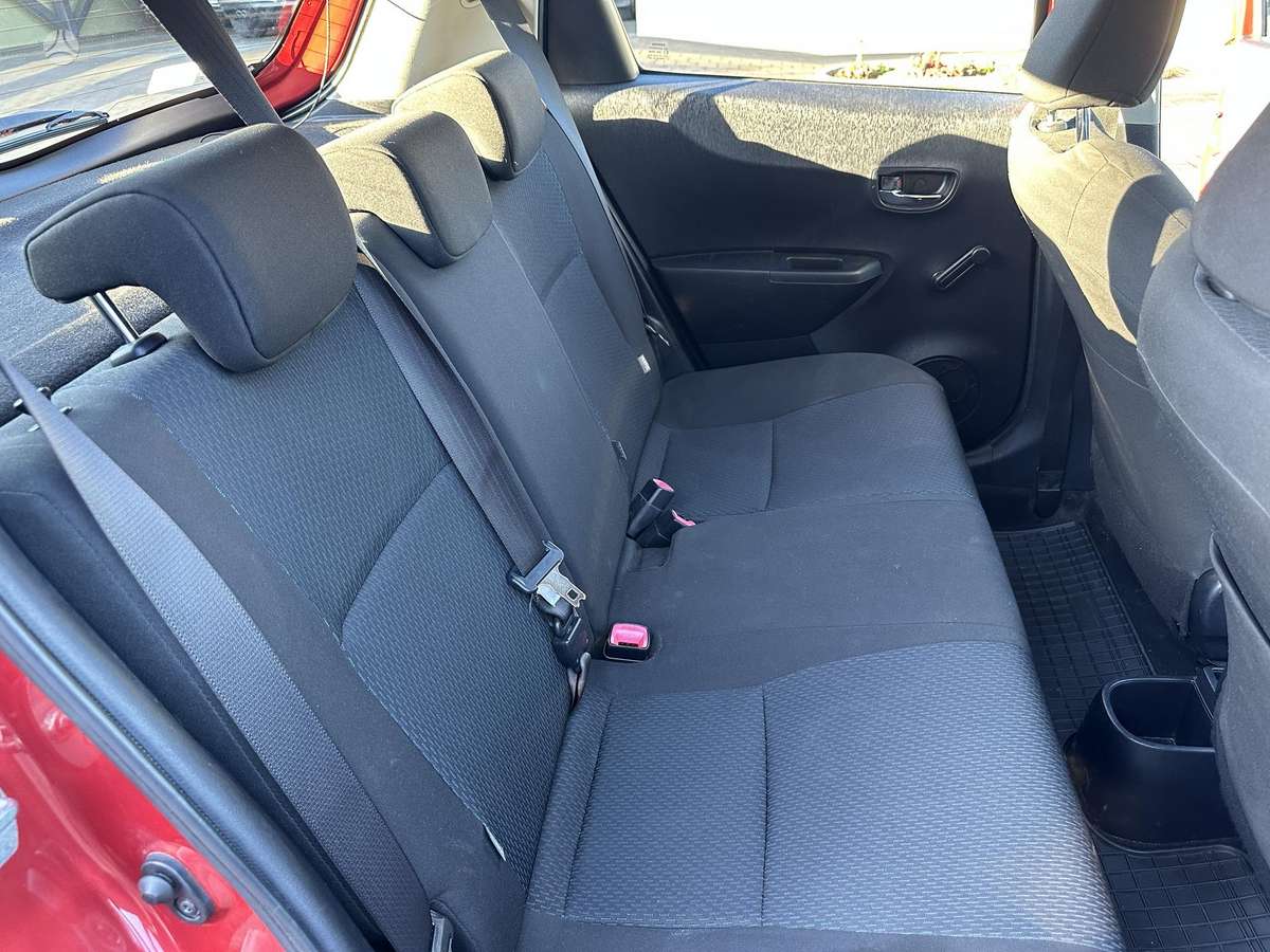 Toyota Yaris - 8