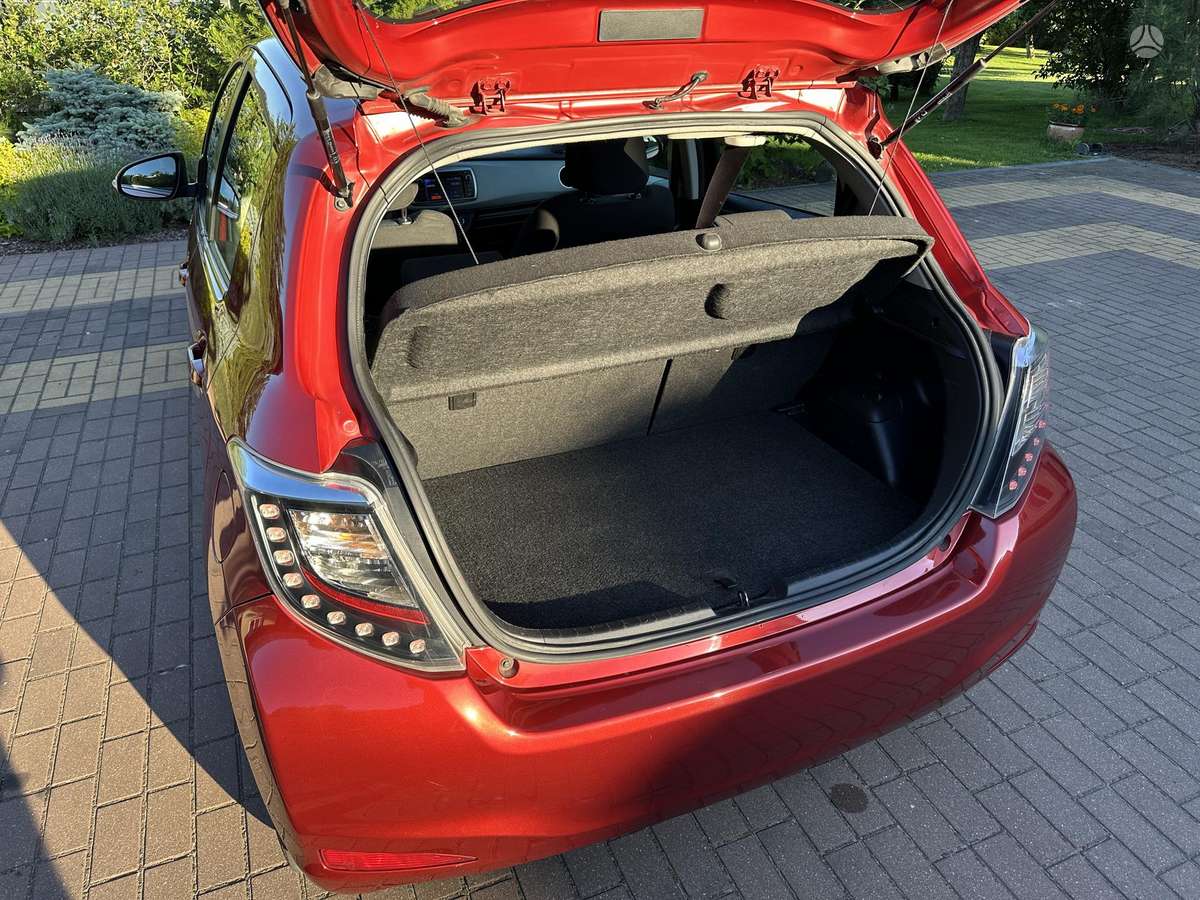 Toyota Yaris - 12