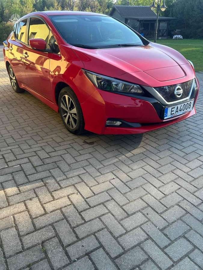 Nissan Leaf, Хэтчбек