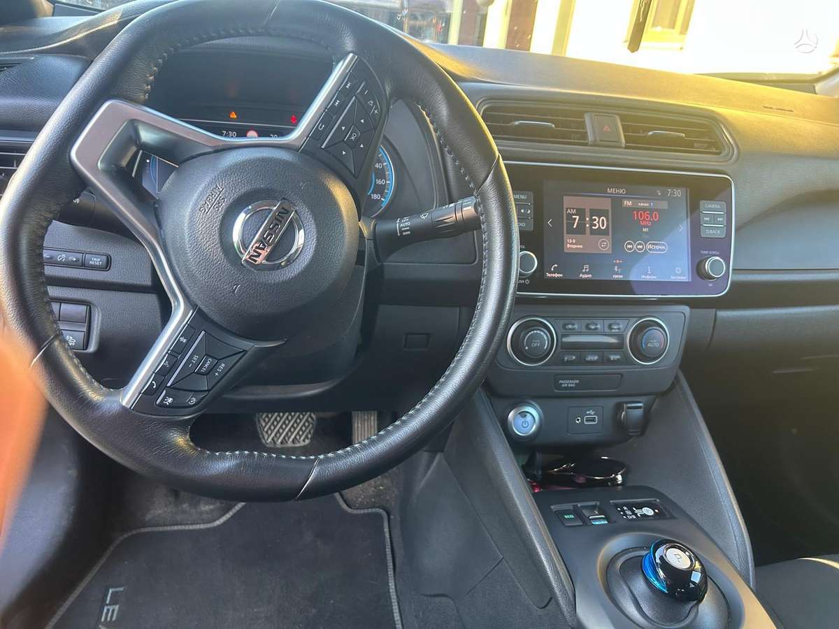 Nissan Leaf, Хэтчбек