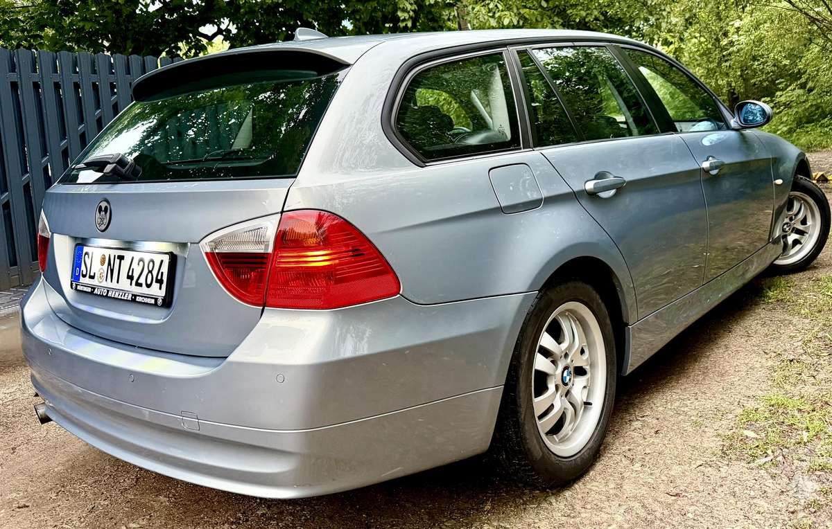 BMW 320, Универсал