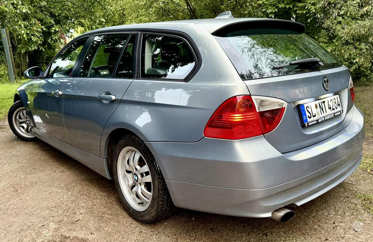 BMW 320, Универсал