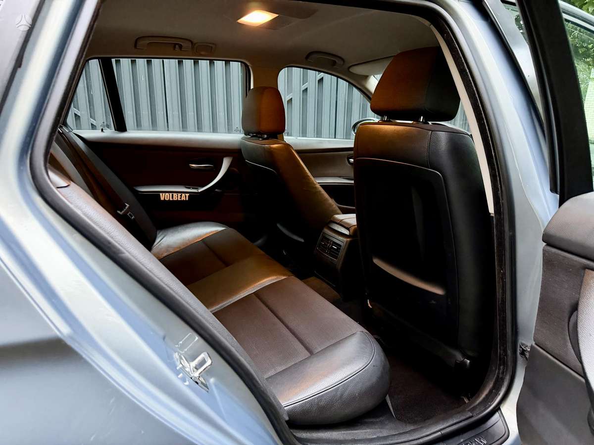 BMW 320, Универсал
