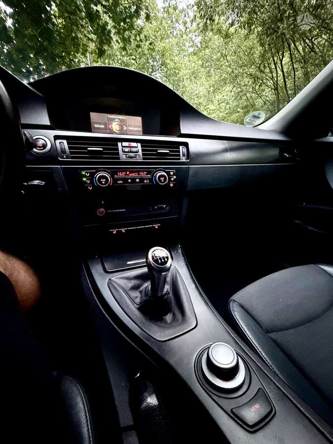 BMW 320, Универсал