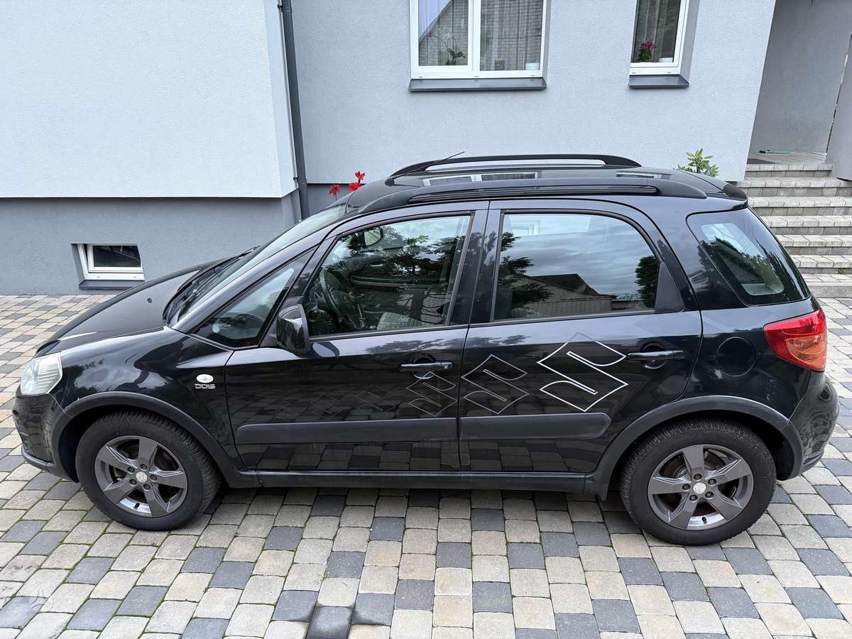 Suzuki SX4, 2.0 l., Хэтчбек