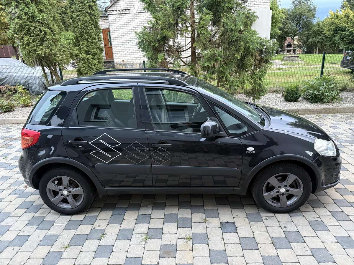 Suzuki SX4, 2.0 l., Хэтчбек