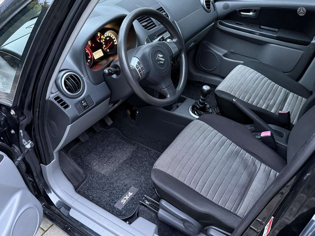 Suzuki SX4, 2.0 l., Хэтчбек