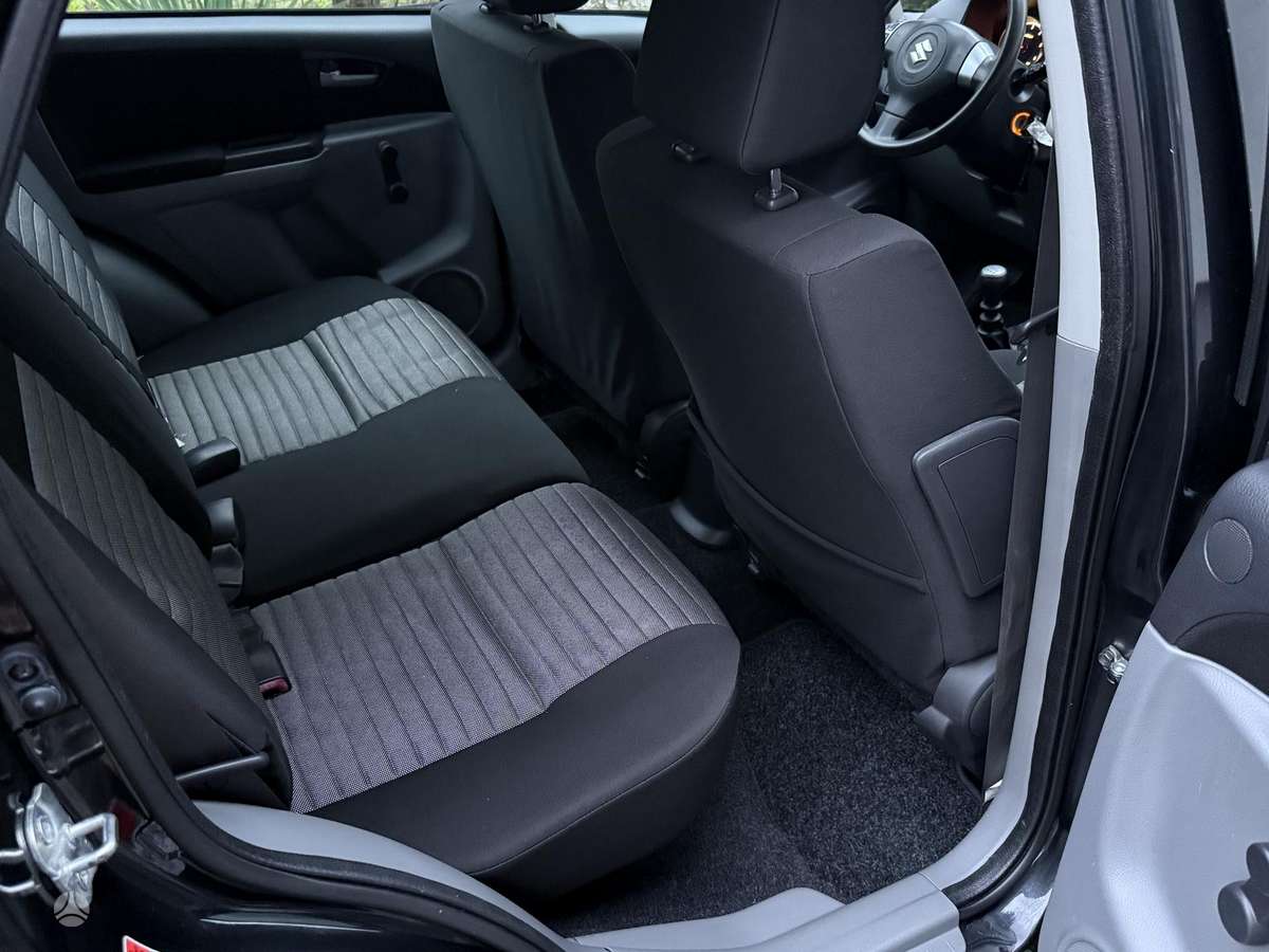 Suzuki SX4, 2.0 l., Хэтчбек