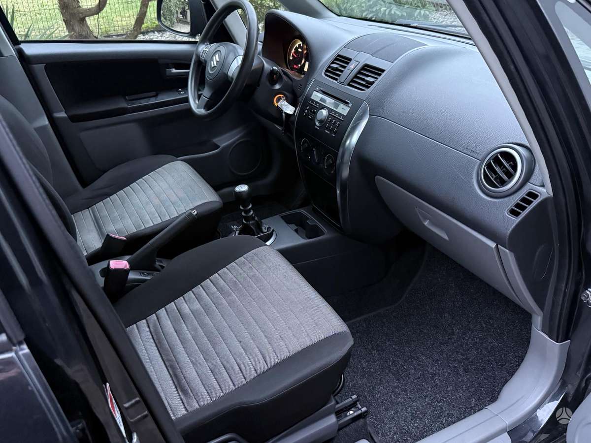 Suzuki SX4, 2.0 l., Хэтчбек