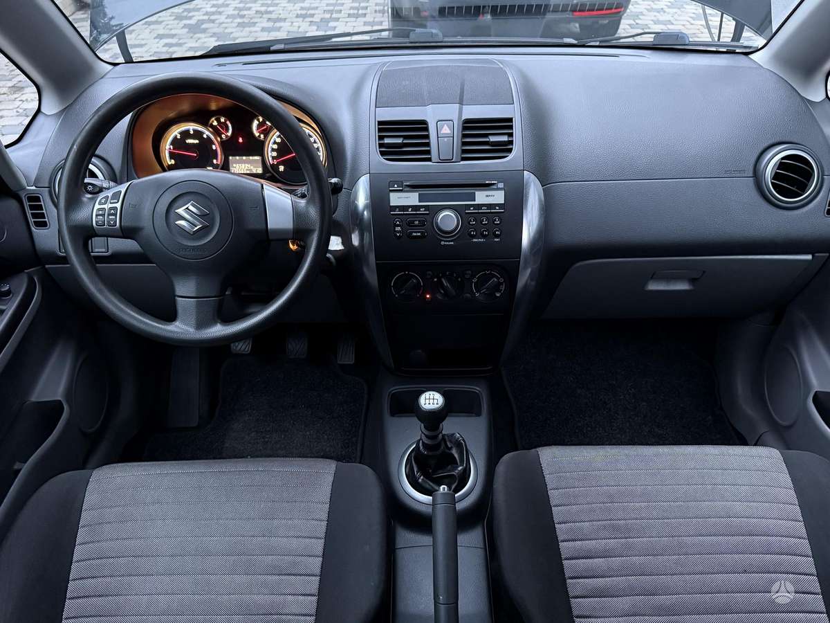 Suzuki SX4, 2.0 l., Хэтчбек