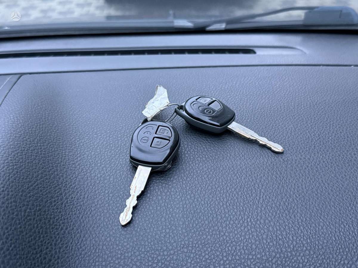 Suzuki SX4, 2.0 l., Хэтчбек