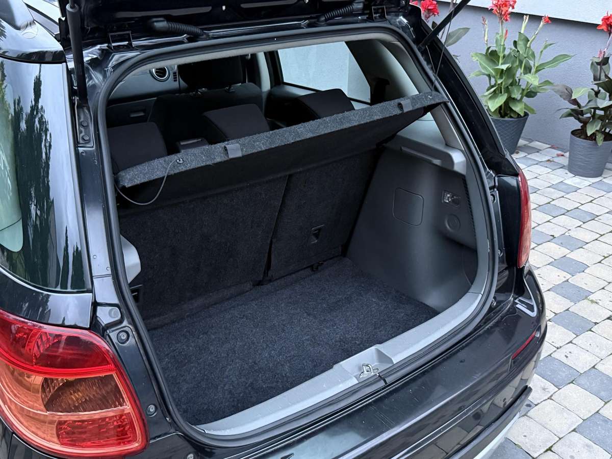 Suzuki SX4, 2.0 l., hatchback