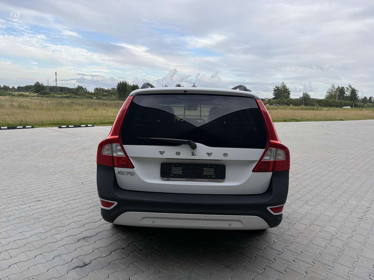 Volvo XC70, 2.0 l., Универсал