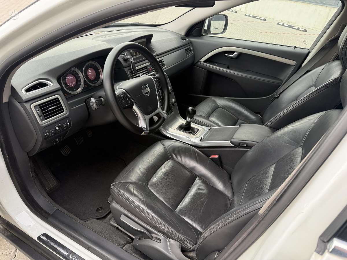 Volvo XC70, 2.0 l., Универсал