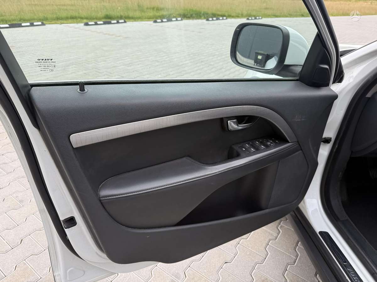 Volvo XC70, 2.0 l., Универсал