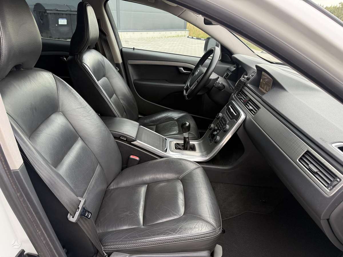 Volvo XC70, 2.0 l., wagon