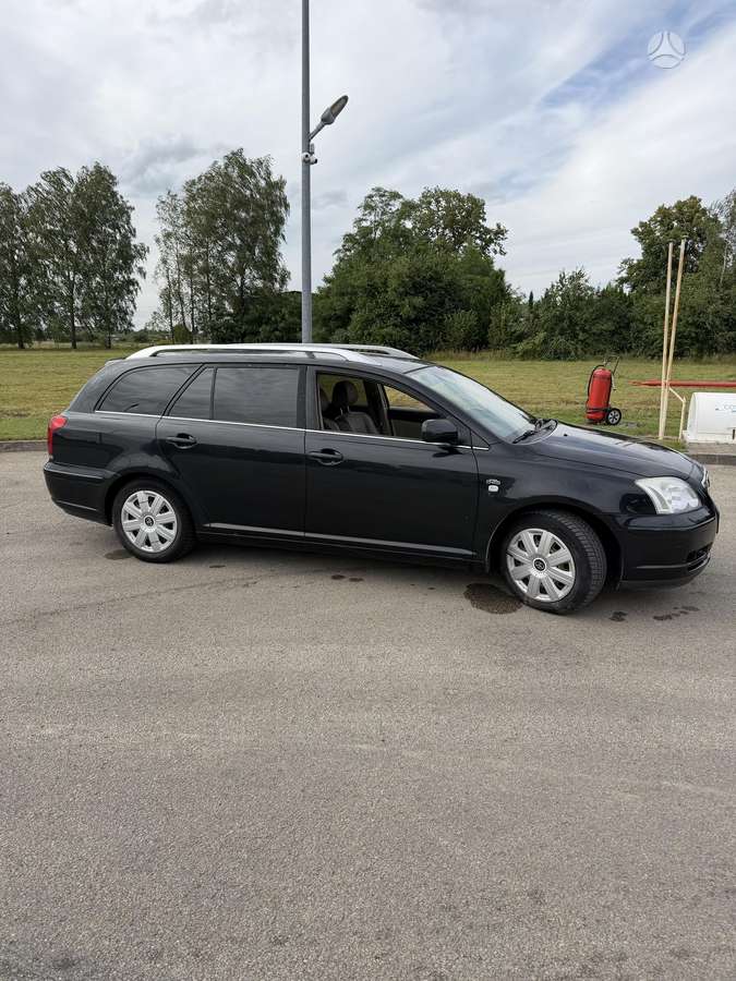 Toyota Avensis - 2