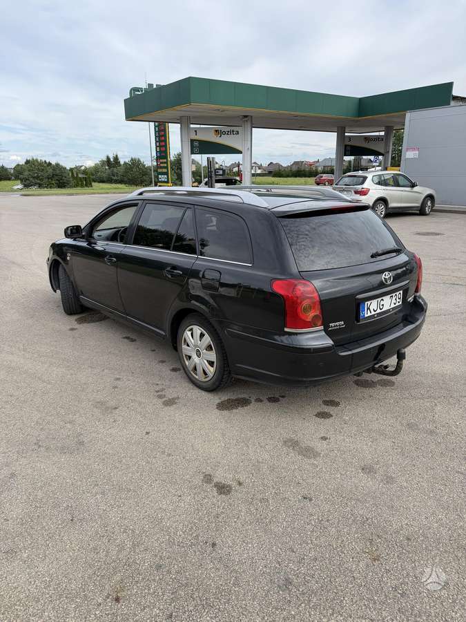 Toyota Avensis - 5