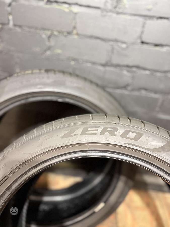 Pirelli P Zero PZ4, summer 245/40 R19
