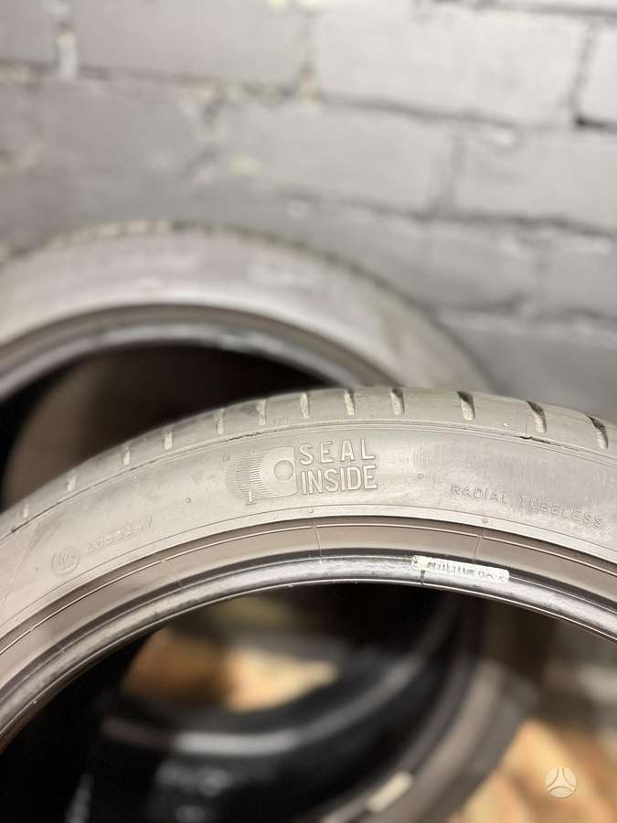 Pirelli P Zero PZ4, summer 245/40 R19