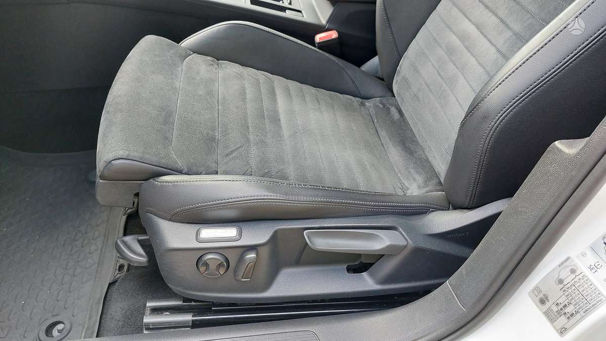 Volkswagen Passat - 11